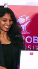 क्यूट अंदाज में Shah Rukh Khan ने की स्टूडेंट की मदद