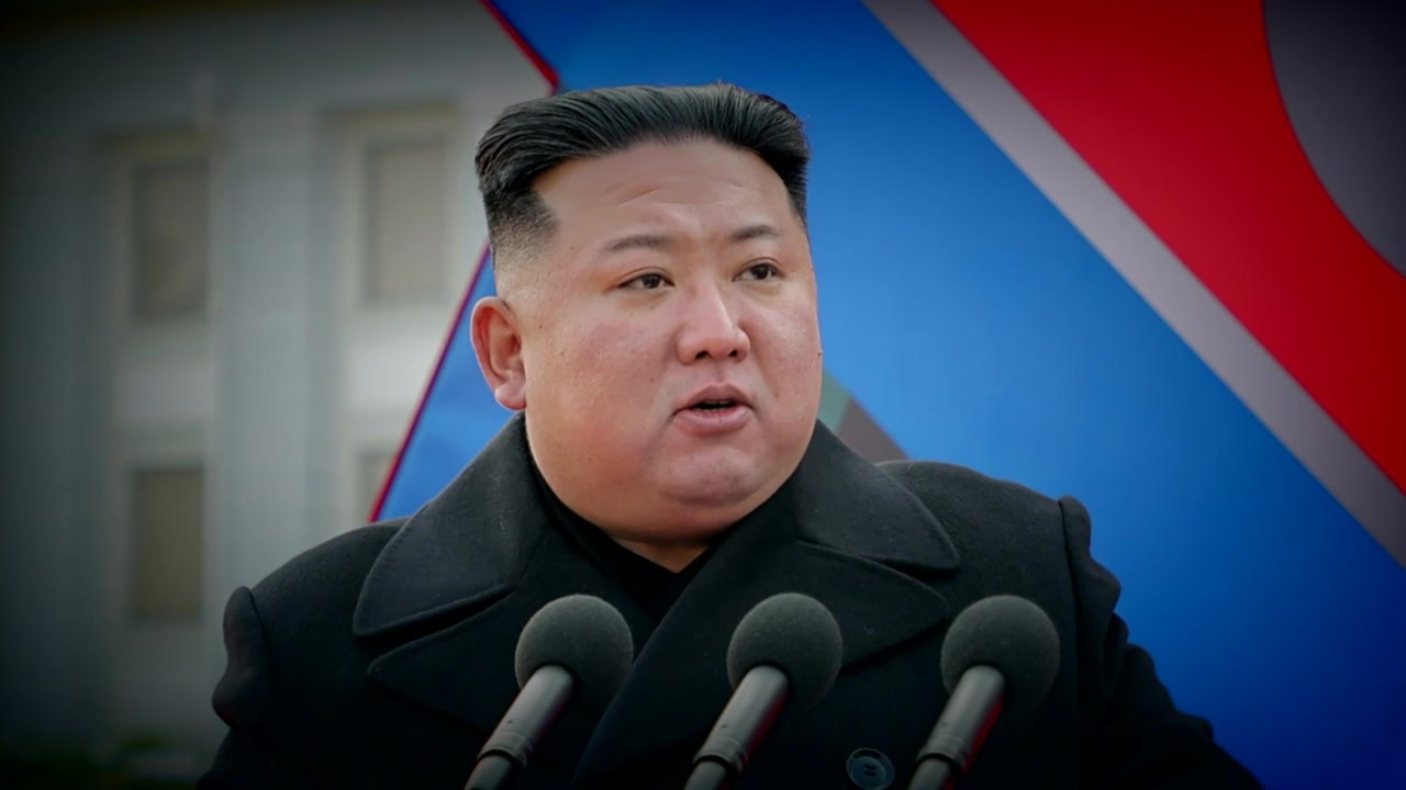 [더뉴스] 선대 참배하고 '미래 세대' 만나...김정은, 새해 공개활동 개시 / YTN