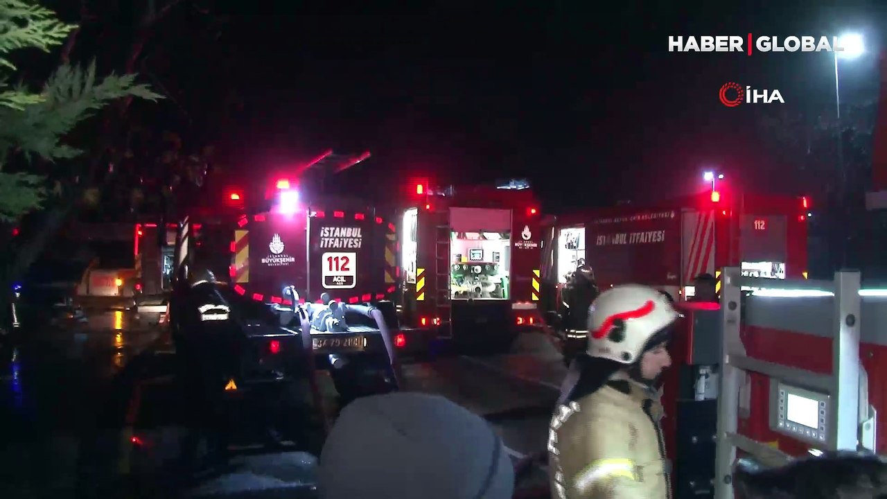 Bostancı sahilinde tekne yangını: 6 tekne kullanılamaz hale geldi