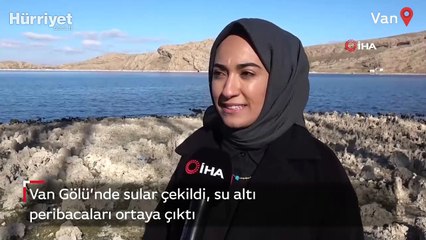 Van Gölü’nde sular çekildi, su altı peribacaları ortaya çıktı