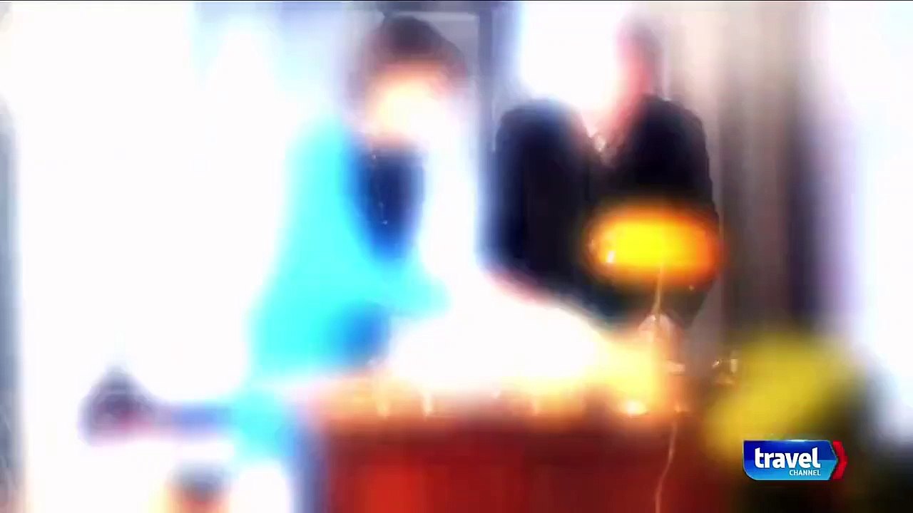 Mysteries at the Museum - Se16 - Ep01 - Godspeed John Glenn, Canine Convict and Brace for Landing HD Watch