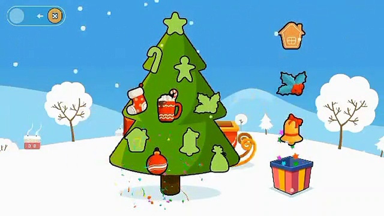 cristmas tree with gifts