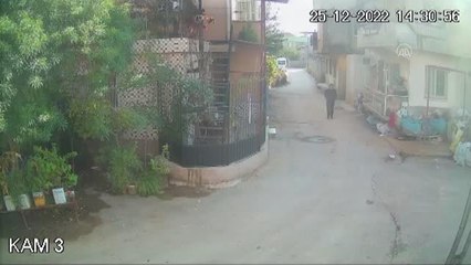 Evinde darbettiği hasta kadının altın ve parasını çalan zanlı tutuklandı