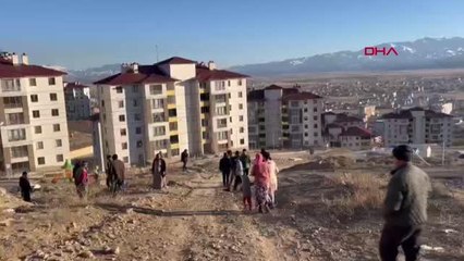 ÇARŞI VE MAHALLE BEKÇİSİ, ARAZİDE ÖLÜ BULUNDU