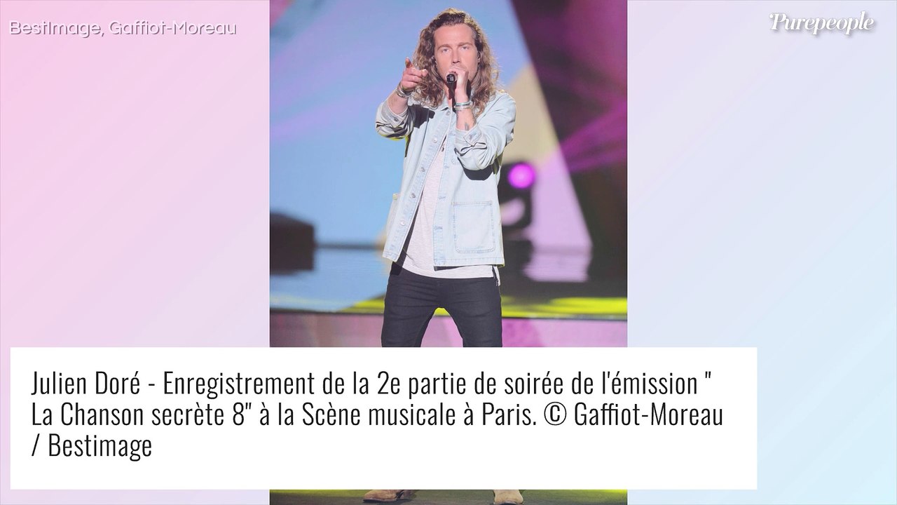 Julien Doré papa : rare photo de famille, son fils a un style incroyable... et il marche déjà comme un grand !