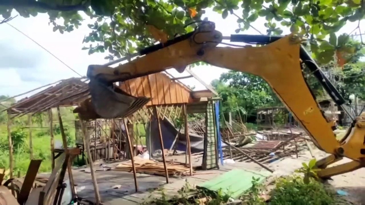 Tidak Ada Tali Asih Untuk 75 Bangunan Liar dan Warung Jablai di Trikora Yang di Bongkar