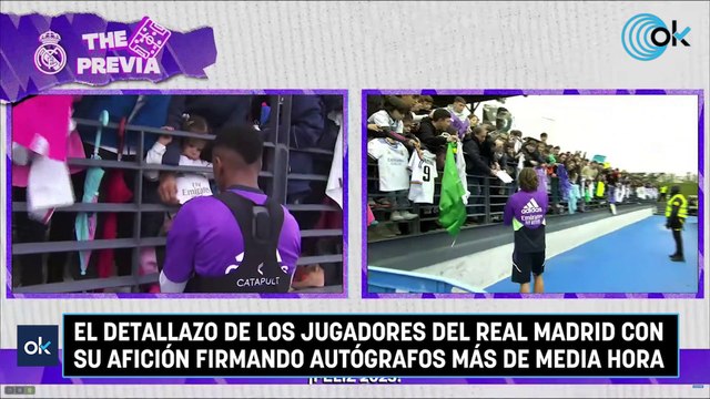 el detallazo de los jugadores del real madrid con su afición firmando autógrafos más de media hora