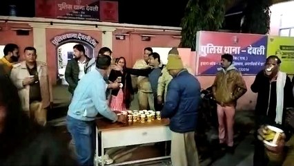 देवली पुलिस ने नववर्ष पर पीलाया दूध