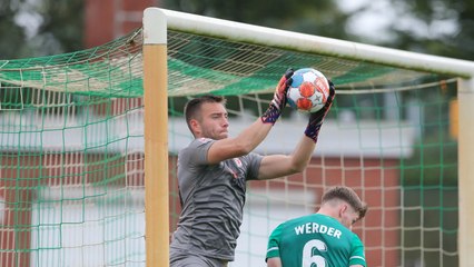 Download Video: Wie holt er den denn raus? Die zehn besten Amateurfußball-Paraden aus 2022