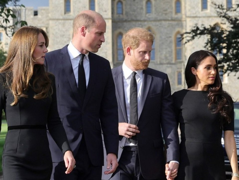 'Alles wird bloßgelegt': Prinz Harry nimmt sich William zur Brust