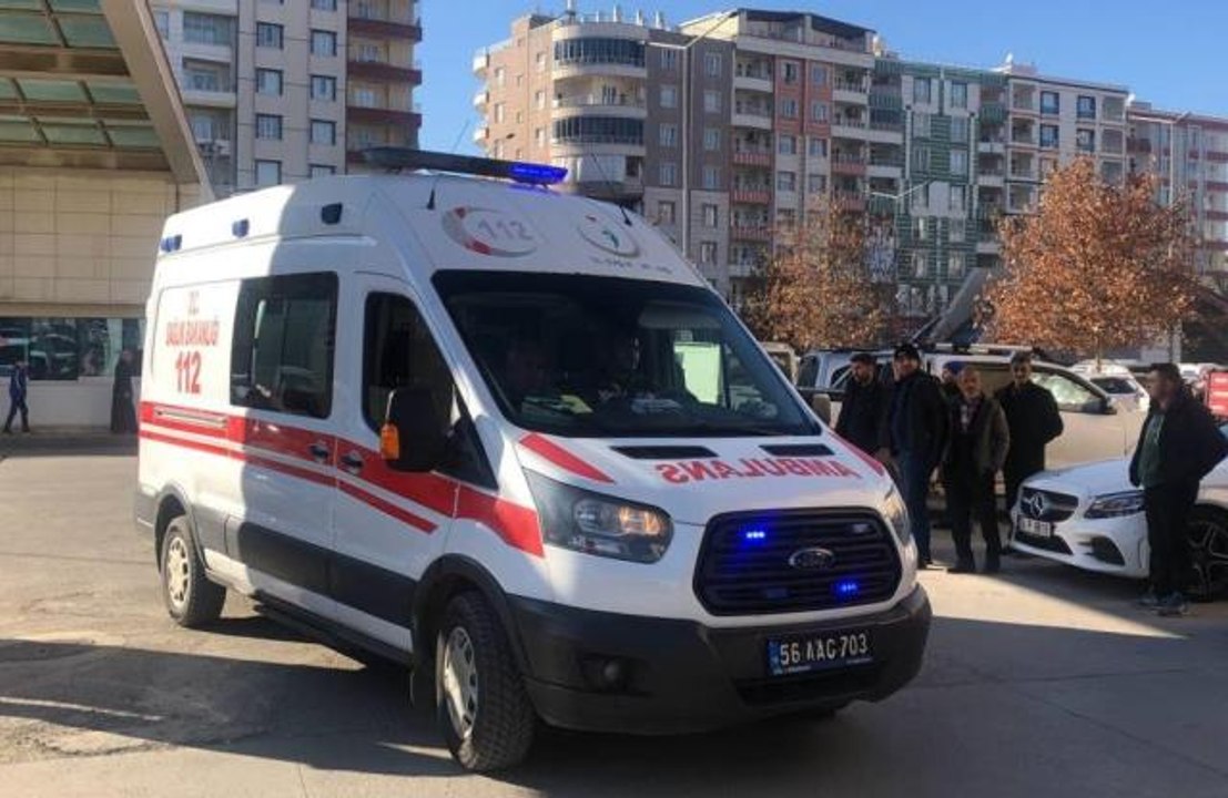 Devrilen traktörün altında kalan kişi öldü