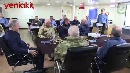 Bakan Akar'dan dünyanın ilk SİHA gemisi TCD Anadolu'dan dünyaya mesaj!