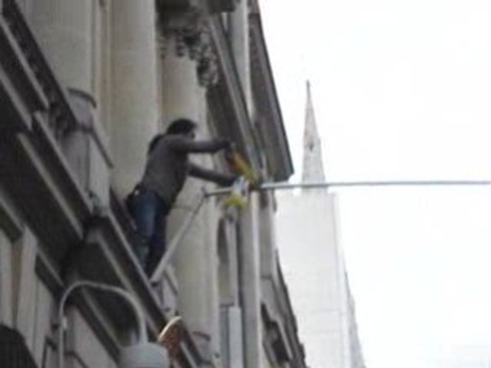 manfestation Paris drapeau tibétain 2