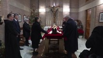 Los fieles se despiden del papa emérito Benedicto XVI en la capilla ardiente de San Pedro del Vaticano