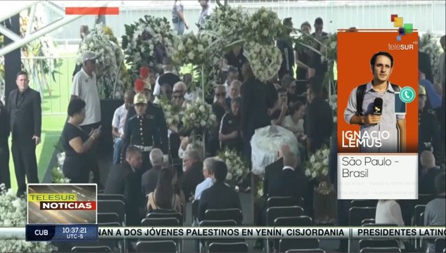 Brasileños acuden a actos fúnebres de exfutbolista Pelé