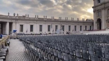 Addio a Ratzinger, sul sagrato già si prepara il funerale
