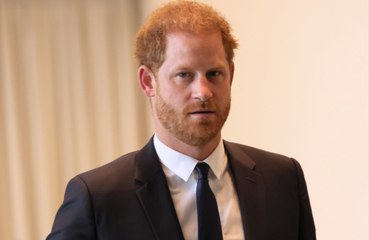 Il Principe Harry di nuovo a muso duro contro la famiglia reale