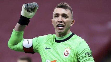 Yıllar sonra tarzını bozdu! Saçını boyatan Muslera'ya yorum yağdı