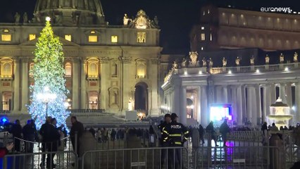 65 mil pessoas no primeiro dia da homenagem a Bento XVI