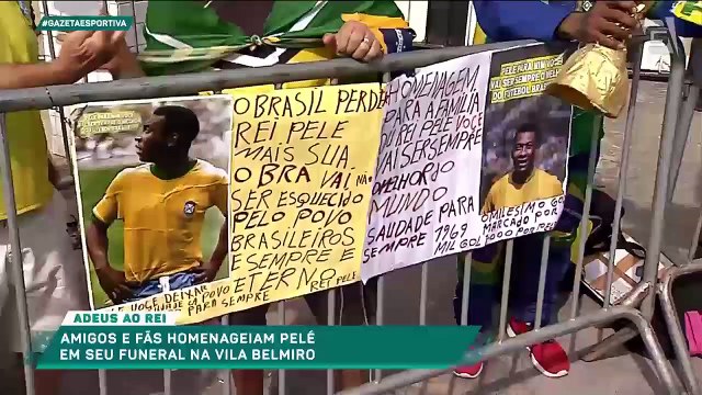 Confira reportagem sobre o velório do ídolo Pelé no gramado da Vila Belmiro