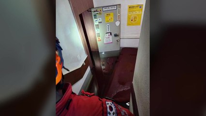 강원 강릉시 지하 노래방 침수로 30대 남성 숨져 / YTN