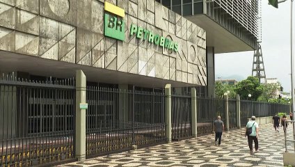 Ações da Petrobras tombam