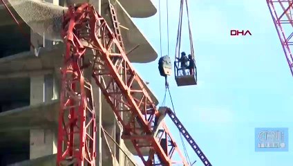 İzmir'deki vinç böyle devrildi