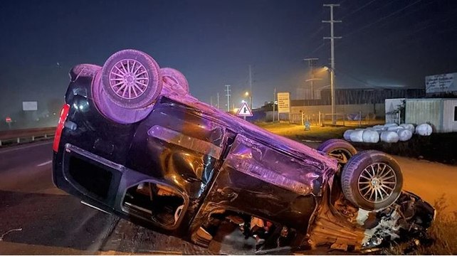 Sakarya'da hafif ticari araçla çarpışan motosikletin sürücüsü öldü