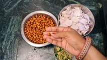 Bihari style Instant Ghugni recipe in pressure cooker | kala chana recipe | Meenus recipes