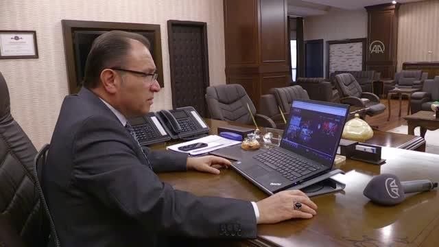 AFYONKARAHİSAR - AKÜ Rektörü Prof. Dr. Mehmet Karakaş, AA'nın Yılın Fotoğrafları oylamasına katıldı