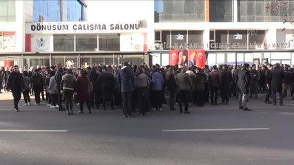 DİYARBAKIR - Dershane önündeki terör saldırısında hayatını kaybedenler anıldı