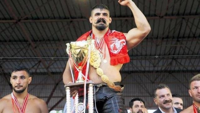 Son Kırkpınar Başpehlivanı Cengizhan Şimşek'e büyük şok! Unvanları geri alınarak diğer finalist Mustafa Taş'a verildi