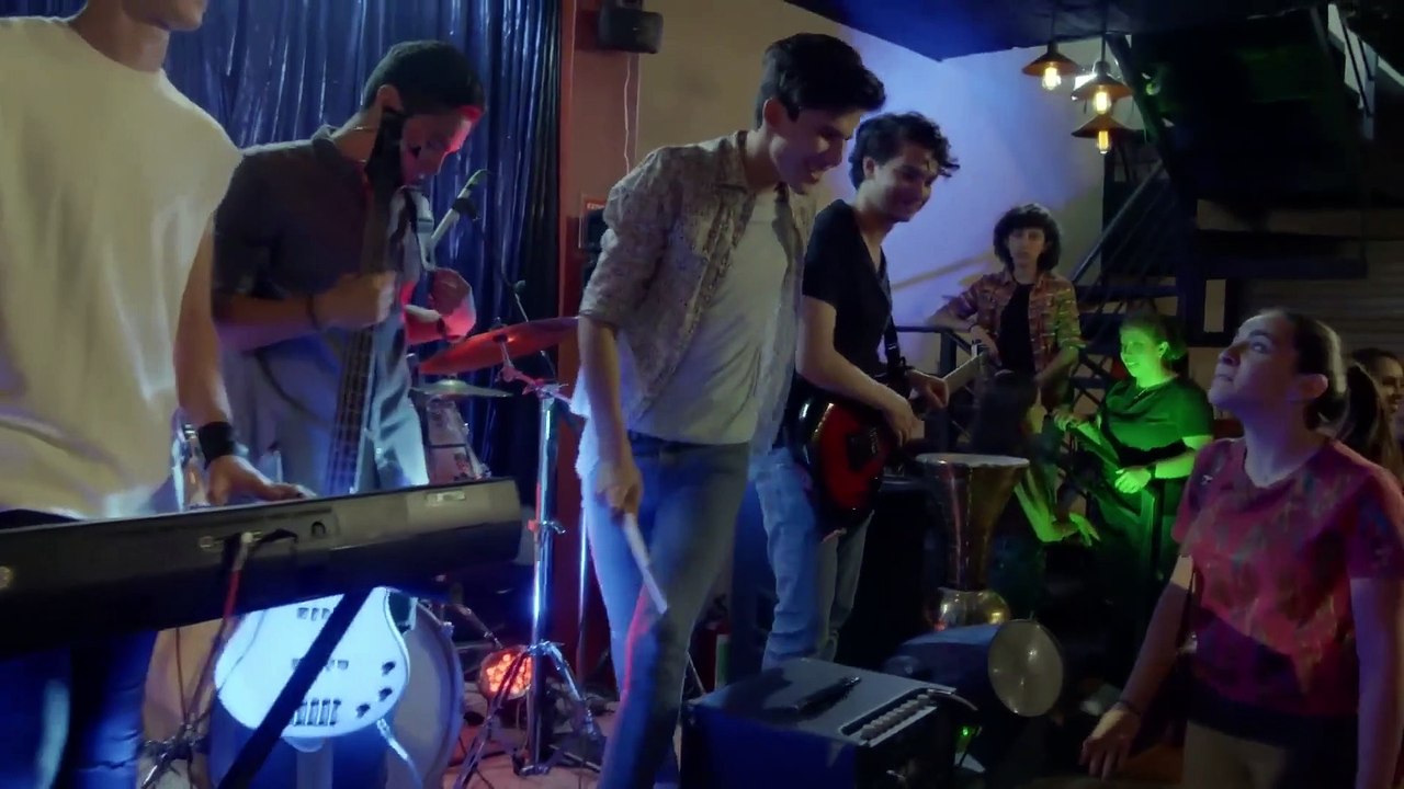 Allison no controla sus celos - La Rosa de Guadalupe 2-4 - No es una prueba de amor