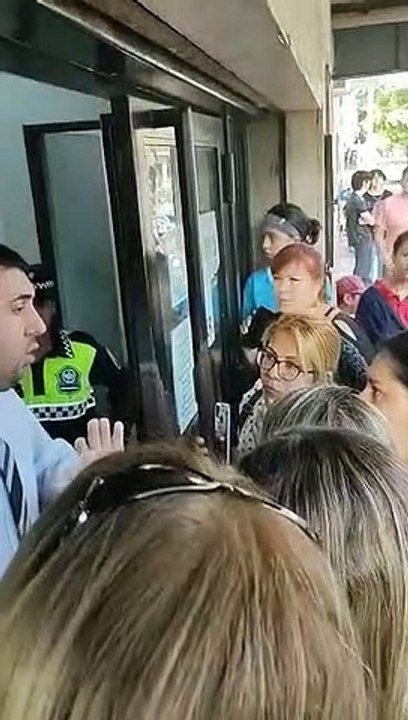 Concurrencia y pocos turnos: Quejas en el centro de atención rápida por la limitación en la atención