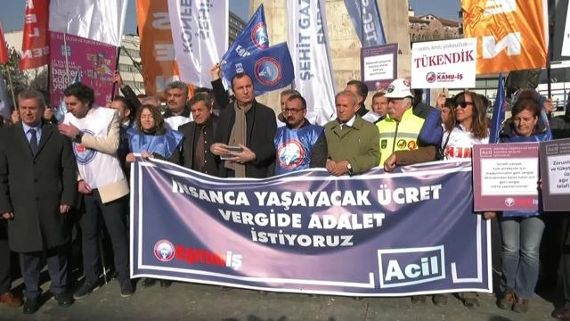 Kamu Çalışanları ve Emeklilerden 'Adil Bir Ücret ve Vergi Dilimi' Eylemi. Eğitim-İş Başkanı Özbay: Akp İktidarı ve Tüik Utanmasa Enflasyon Yok...