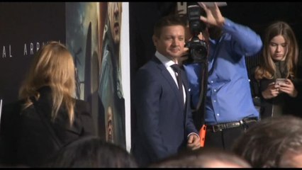 L'attore Jeremy Renner "Occhio di falco" è in terapia intensiva