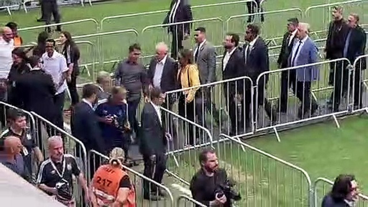 Lula chega ao vel´ório de Pelé