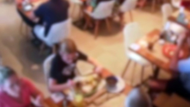 Vídeo: Policial Federal salva criança engasgada em restaurante