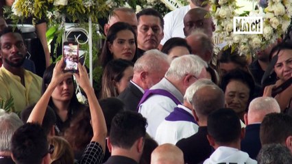 Le Brésil fait ses adieux à Pelé