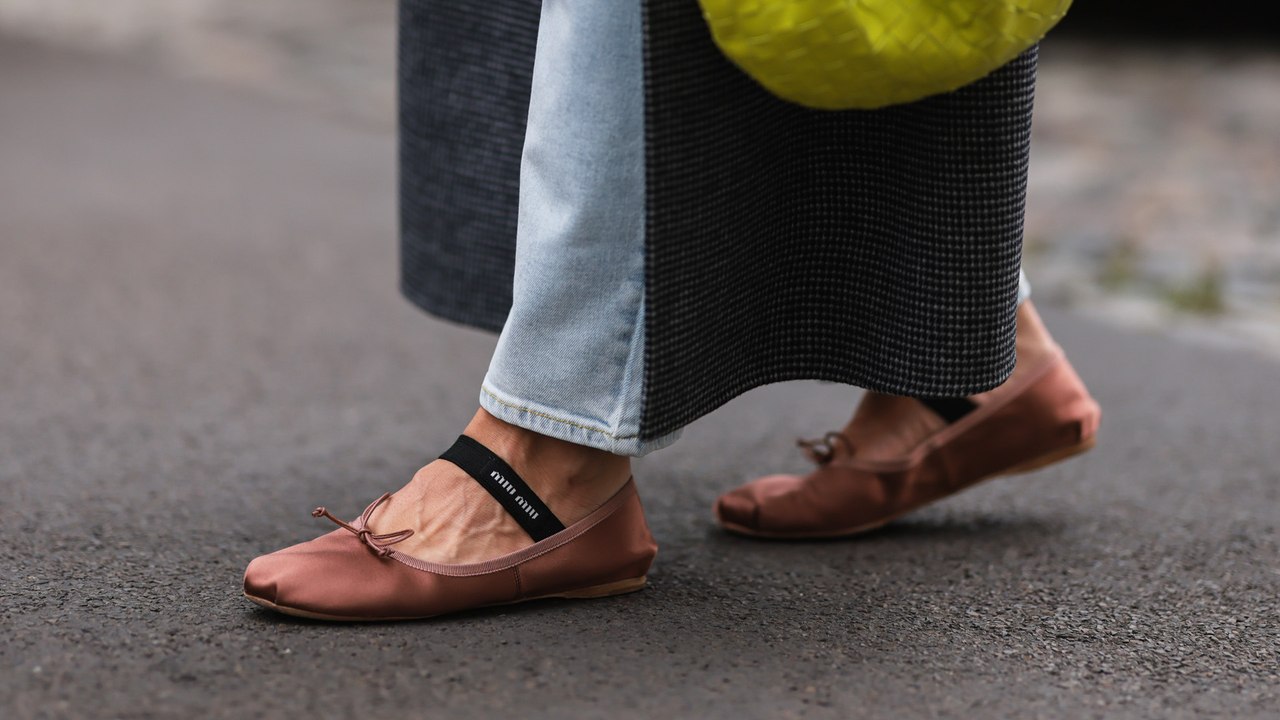 Laut Fashion-Analyse: Diese Schuhe sind 2023 Trend - und ihr kennt sie alle!