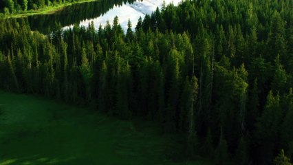 Feuerwalze über kanadischem See: Naturspektakel spielt Augen einen Streich