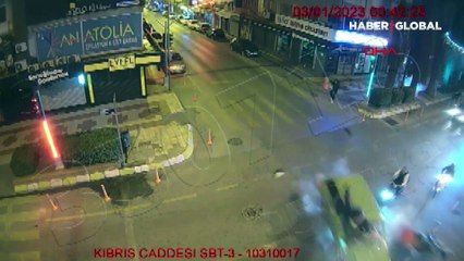 Ölümden böyle döndüler! Motosiklet sürücüsü kazayı yara almadan atlattı