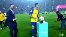 Cristiano Ronaldo'dan minik taraftara özel hediye