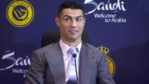 Mimikleri her şeyi anlatıyor! Ronaldo imza töreninde neye uğradığını şaşırdı