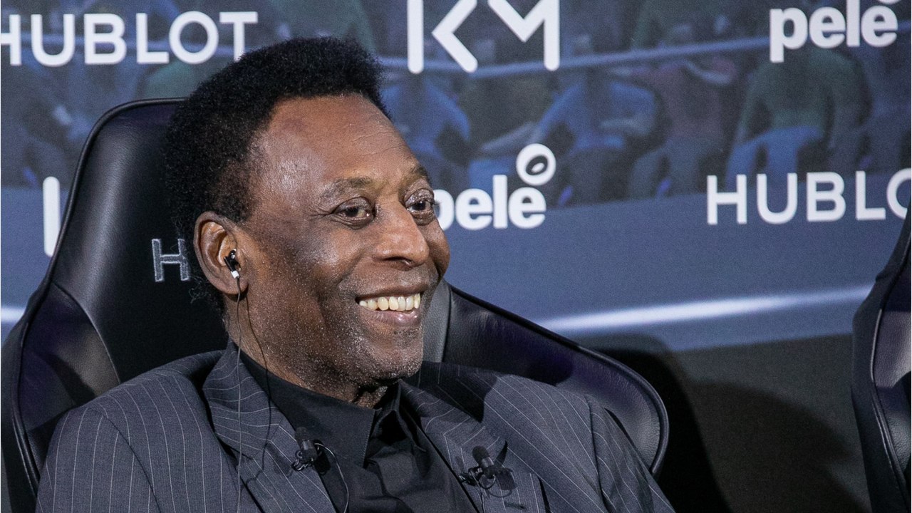 GALA VIDEO - Obsèques de Pelé : un célèbre diri...