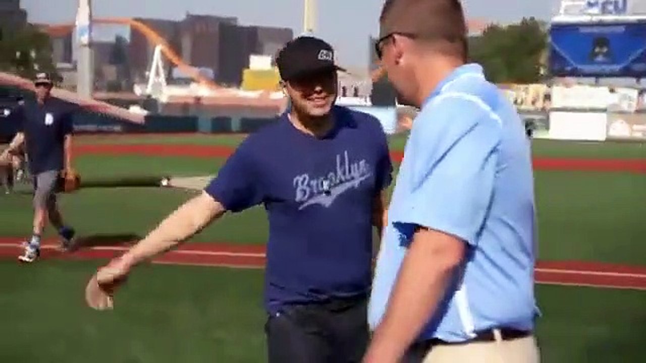 Wahlburgers - Se7 - Ep04 - Take Me Out to the Paul Game HD Watch