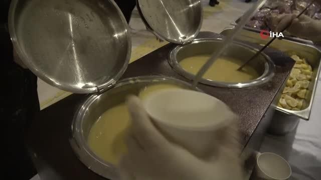 Final sınavlarına hazırlanan öğrencilere sıcak çorba ikramı