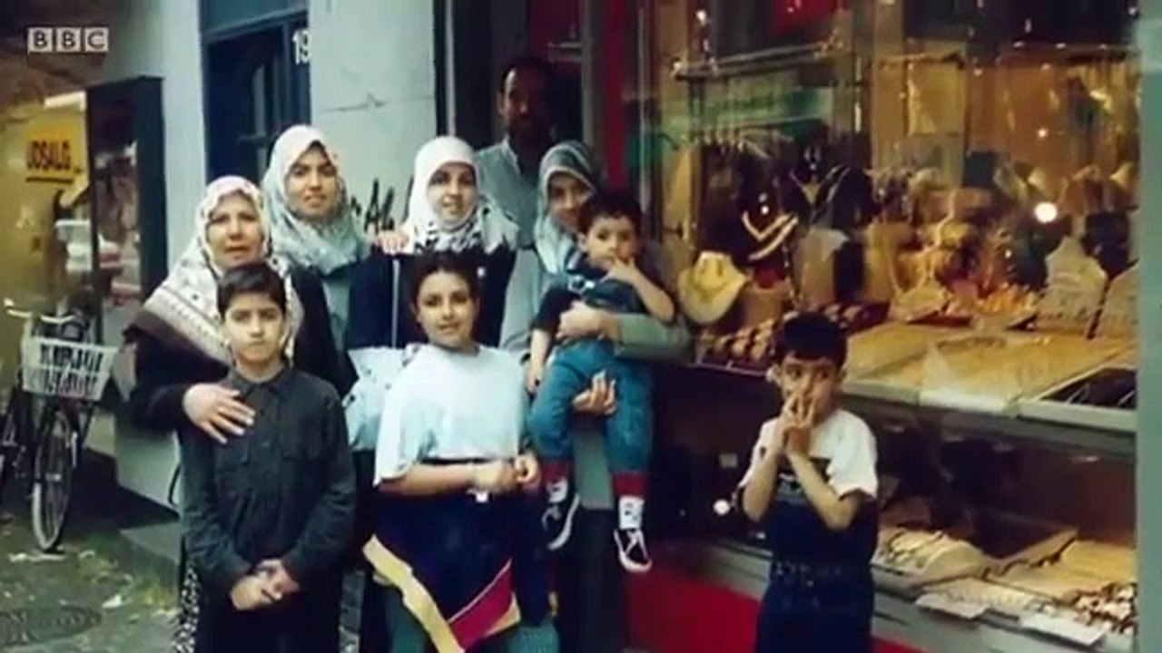 Caught Red Handed - Se5 - Ep11 HD Watch