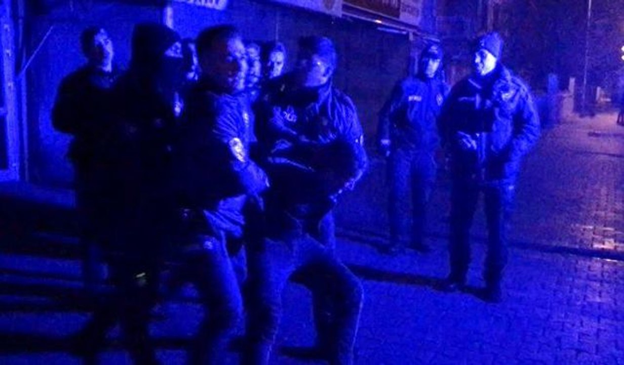 Eşini evde bulamadı, av tüfeği ile rastgele ateş açtı