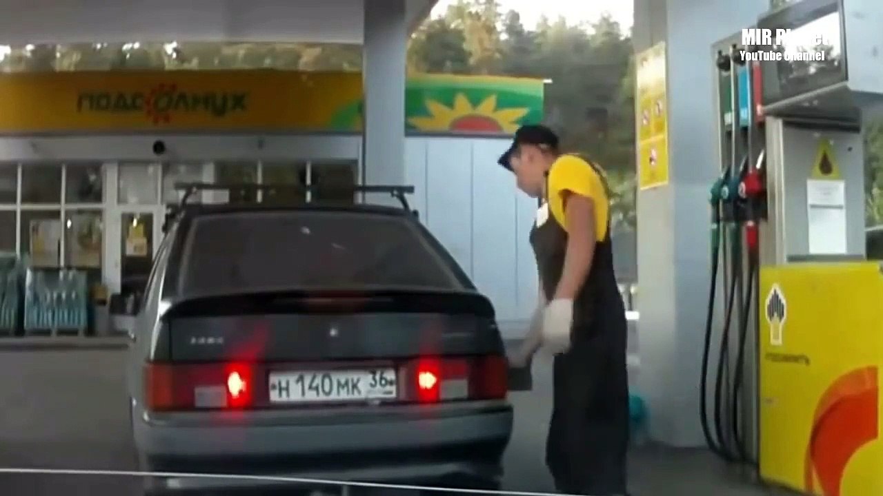 EXTREME WOMEN DRIVERS FAILS! Stupid Women Driving  part -2